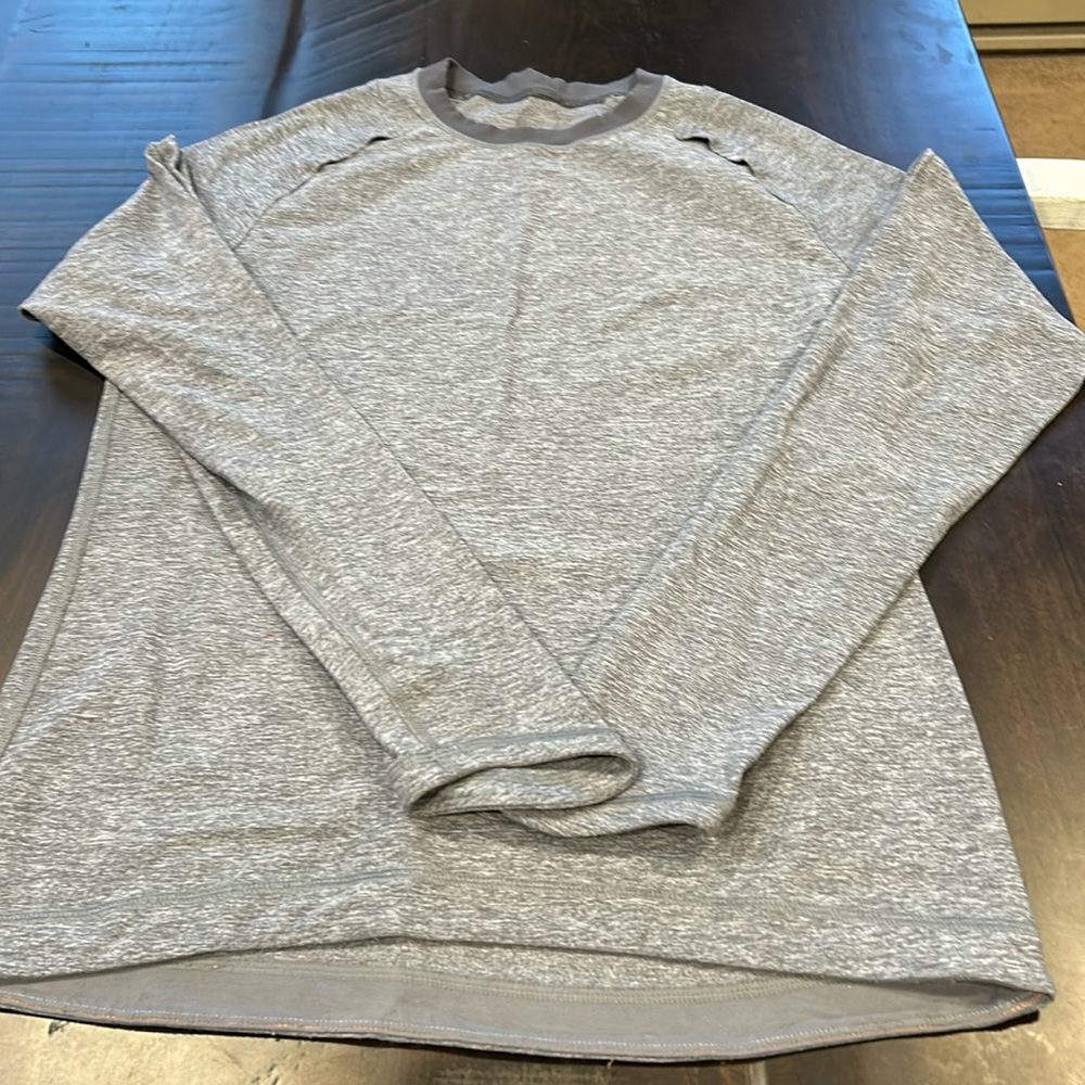 Lululemon Men’s Stretchy Striped Long Sleeved Size M